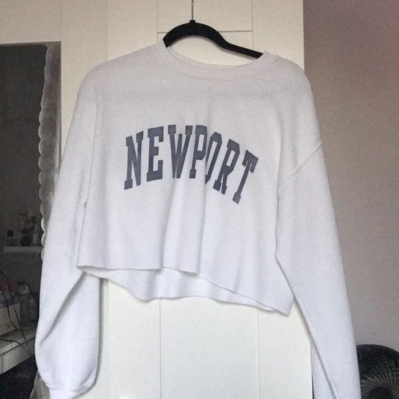 Brandy Melville Sweaters - Brandy Melville Newport Crewnck